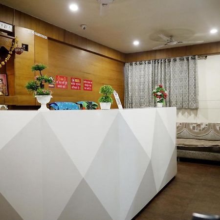 Hotel Madhav Villa Ahmadábád Kültér fotó
