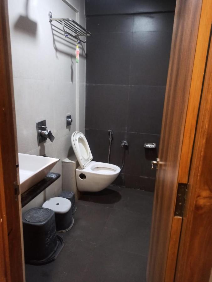 Hotel Madhav Villa Ahmadábád Kültér fotó