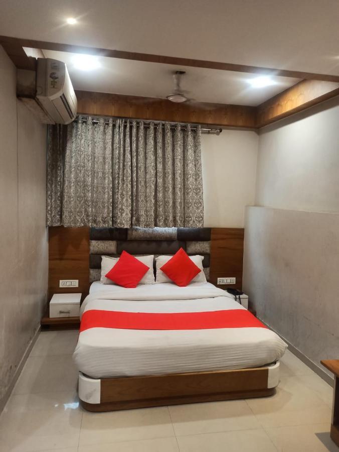 Hotel Madhav Villa Ahmadábád Kültér fotó
