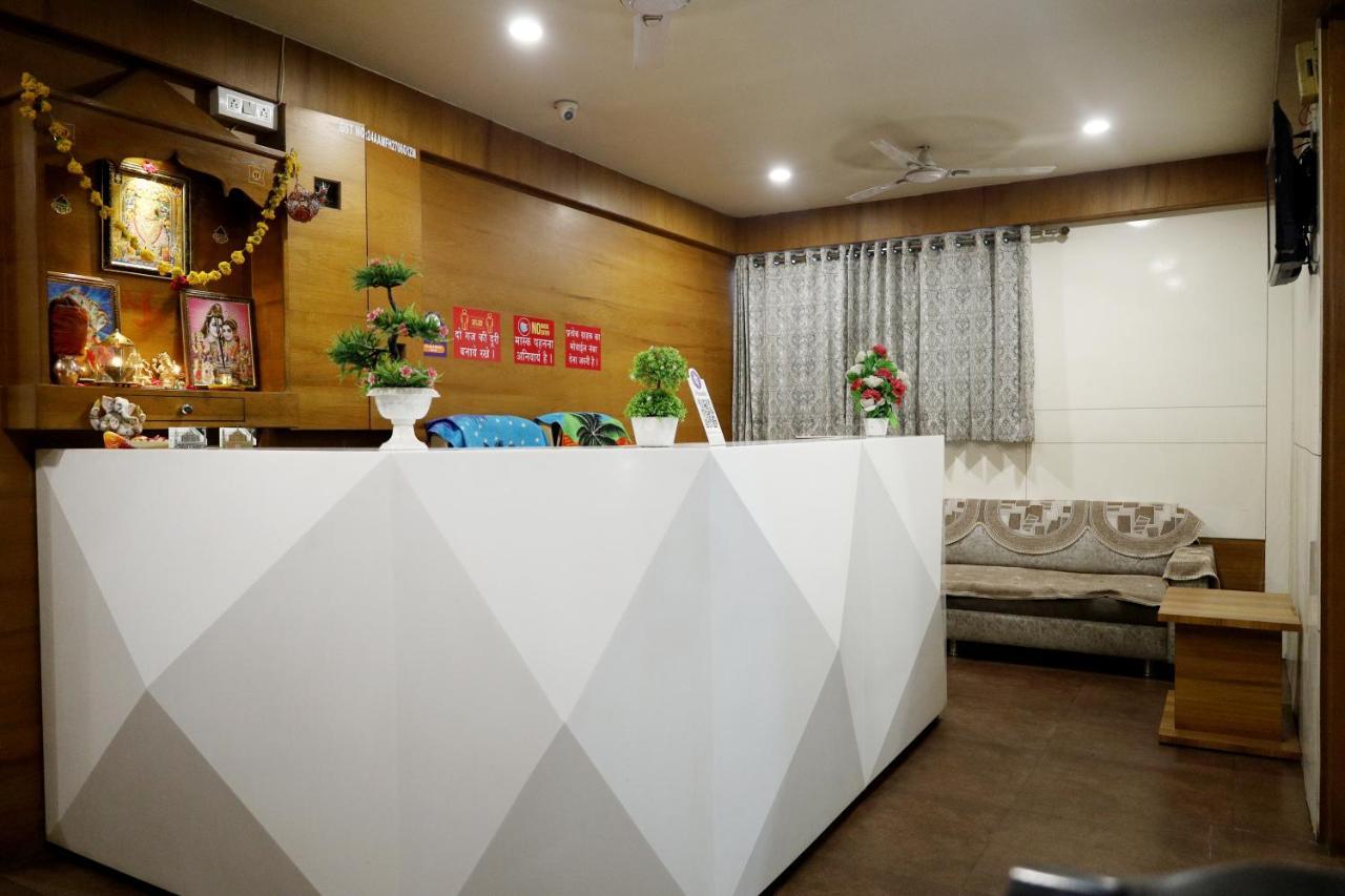 Hotel Madhav Villa Ahmadábád Kültér fotó