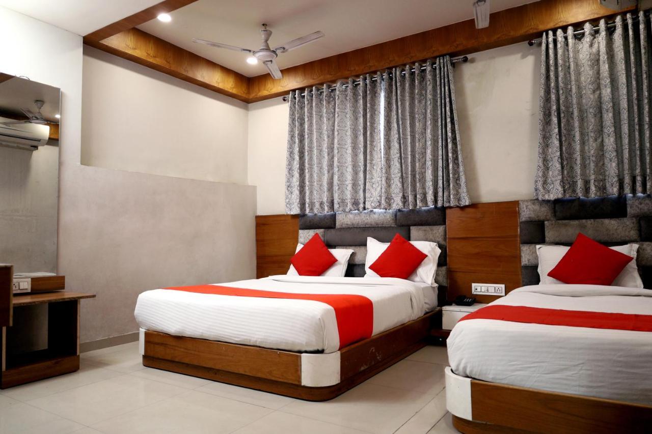 Hotel Madhav Villa Ahmadábád Kültér fotó